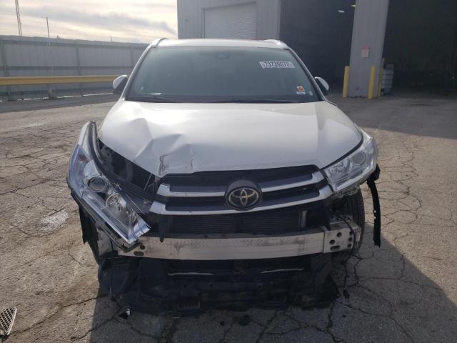 Photo 5 from auction – 2018 TOYOTA HIGHLANDER with VIN 5TDJZRFHXJS547397