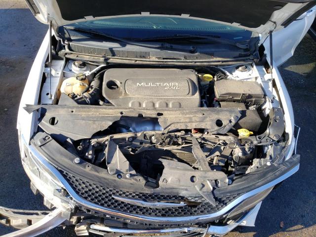 Photo 11 from auction – 2015 CHRYSLER 200 LIMITE with VIN 1C3CCCAB5FN603872