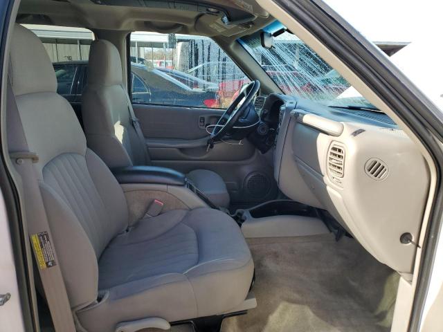 Photo 7 from auction – 2004 CHEVROLET BLAZER with VIN 1GNDT13XX4K153607