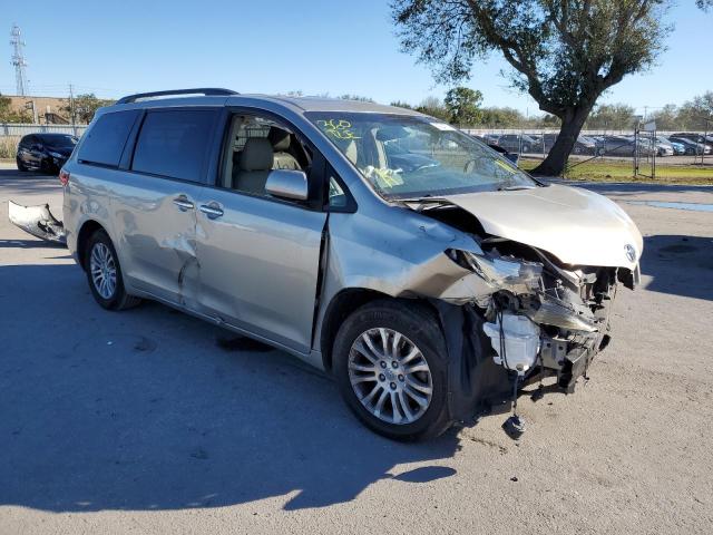 Photo 4 from auction – 2016 TOYOTA SIENNA XLE with VIN 5TDYK3DC6GS741392