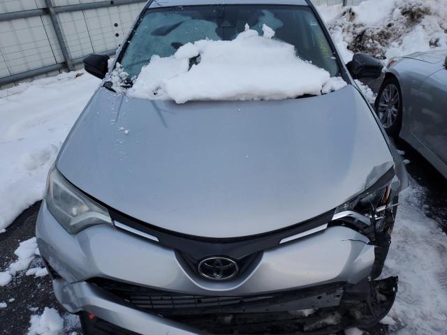 Photo 12 from auction – 2017 TOYOTA RAV4 LE with VIN 2T3BFREV5HW622441