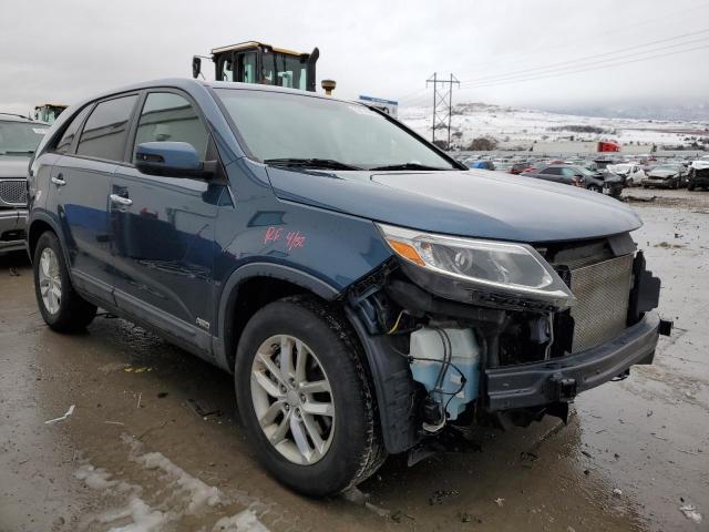 Photo 4 from auction – 2015 KIA SORENTO LX with VIN 5XYKTCA67FG553316