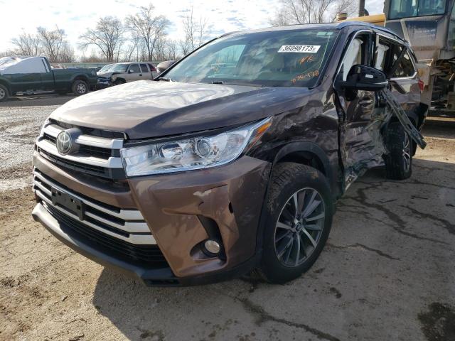 TOYOTA HIGHLANDER 2018 مع رقم تعريف المركبة 5TDJZRFH8JS836472 - صورة من المزاد