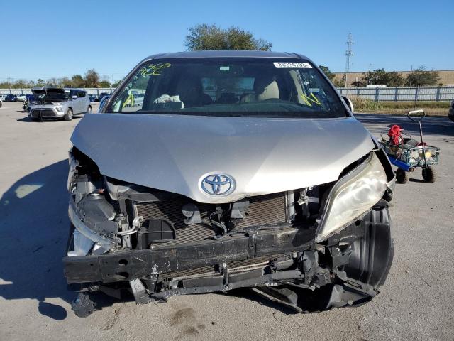 Photo 5 from auction – 2016 TOYOTA SIENNA XLE with VIN 5TDYK3DC6GS741392
