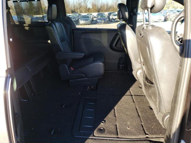 Photo 11 from auction – 2015 CHRYSLER TOWN & COU with VIN 2C4RC1HG4FR697712