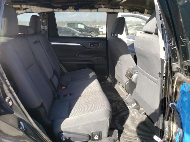 Photo 11 from auction – 2018 TOYOTA HIGHLANDER with VIN 5TDBZRFH0JS843792