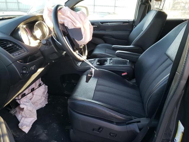 Photo 7 from auction – 2015 CHRYSLER TOWN & COU with VIN 2C4RC1HG4FR697712