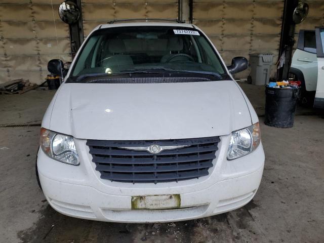 Photo 5 from auction – 2006 CHRYSLER TOWN & COU with VIN 1A4GP45R96B692968