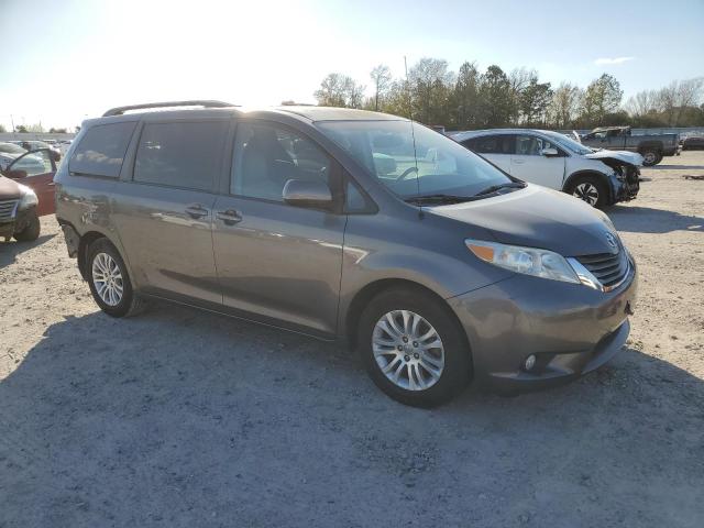 Photo 4 from auction – 2011 TOYOTA SIENNA XLE with VIN 5TDYK3DC7BS031345