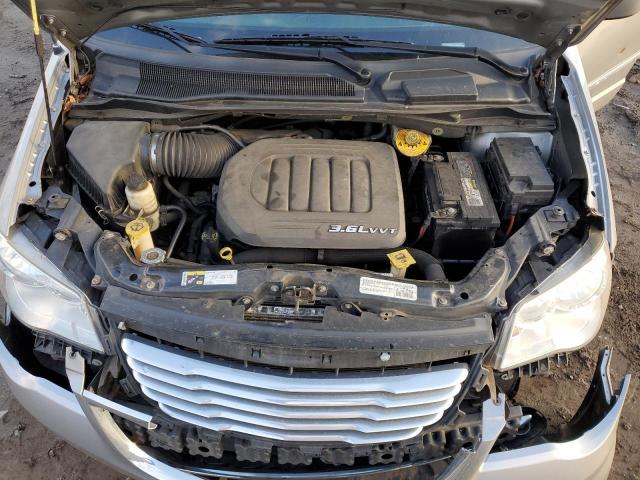 Photo 12 from auction – 2015 CHRYSLER TOWN & COU with VIN 2C4RC1BG5FR590094
