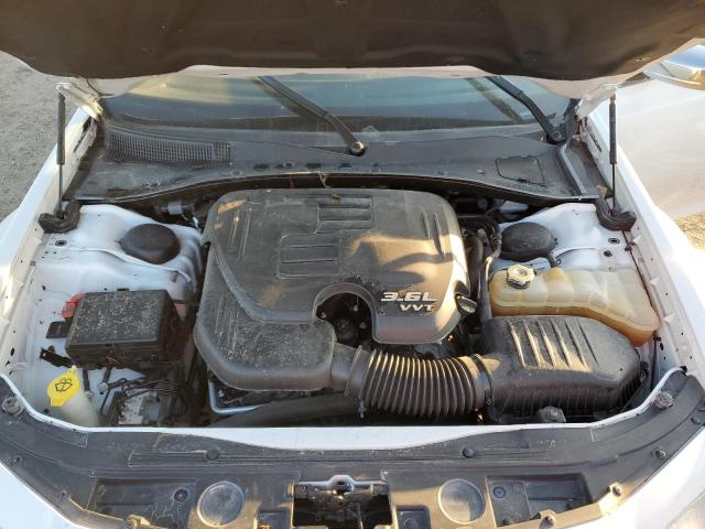 Photo 11 from auction – 2019 CHRYSLER 300 LIMITE with VIN 2C3CCAEG5KH559921