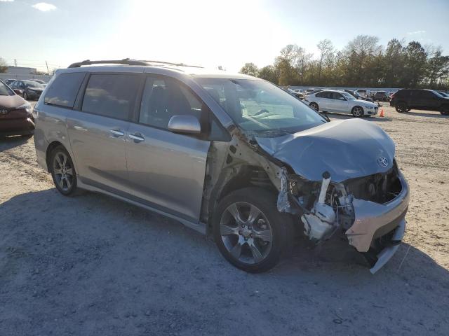 Photo 4 from auction – 2016 TOYOTA SIENNA SE with VIN 5TDXK3DC6GS706895