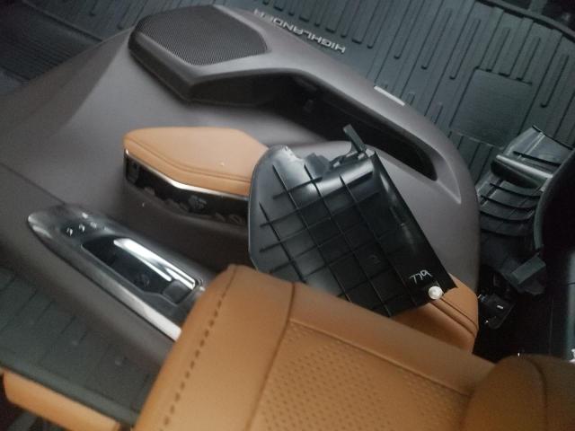 Photo 13 from auction – 2020 TOYOTA HIGHLANDER with VIN 5TDEBRCH1LS011161