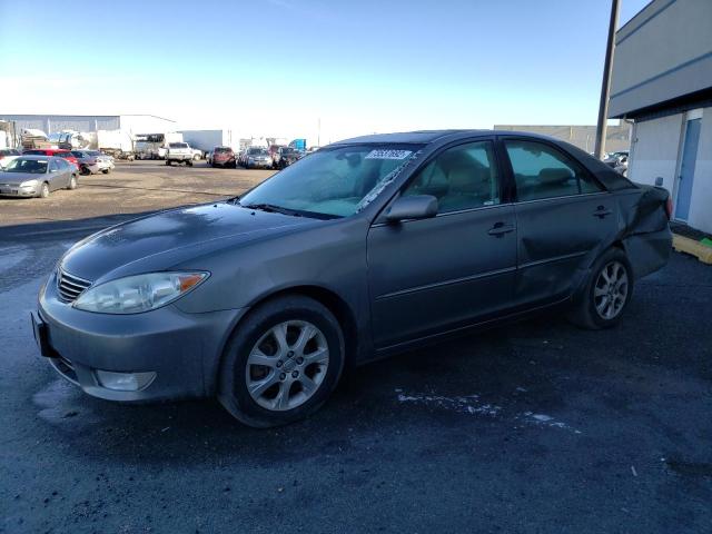 TOYOTA CAMRY 2005 with VIN 4T1BF30K25U593463 - Photo from auction