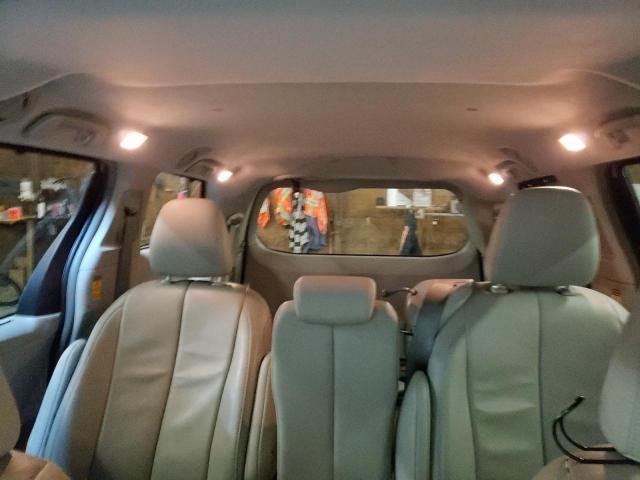 Photo 10 from auction – 2014 TOYOTA SIENNA XLE with VIN 5TDYK3DC9ES414658