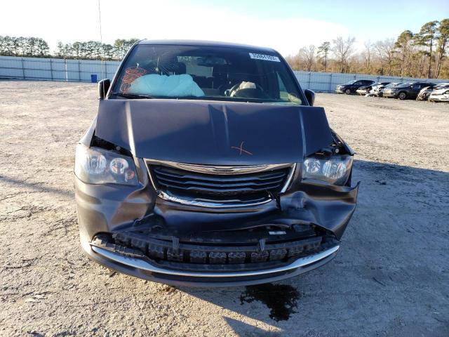 Photo 5 from auction – 2015 CHRYSLER TOWN & COU with VIN 2C4RC1HG4FR697712