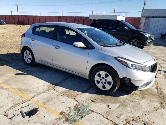 Photo 4 from auction – 2017 KIA FORTE LX with VIN KNAFK5A89H5670938