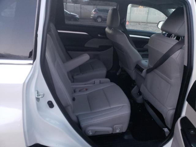 Photo 11 from auction – 2019 TOYOTA HIGHLANDER with VIN 5TDJZRFH6KS594492