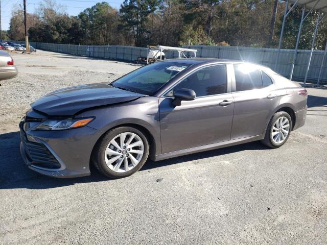 Photo 1 from auction – 2022 TOYOTA CAMRY LE with VIN 4T1C11AK9NU033574