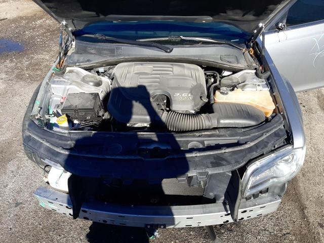 Photo 11 from auction – 2018 CHRYSLER 300 LIMITE with VIN 2C3CCAEG3JH263763