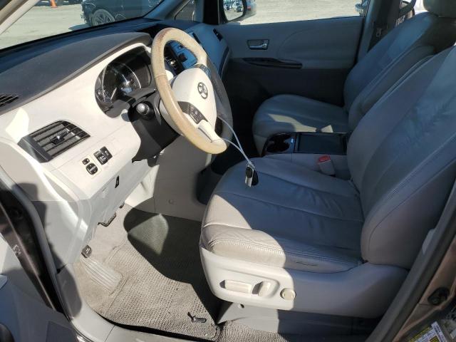 Photo 7 from auction – 2011 TOYOTA SIENNA XLE with VIN 5TDYK3DC7BS031345