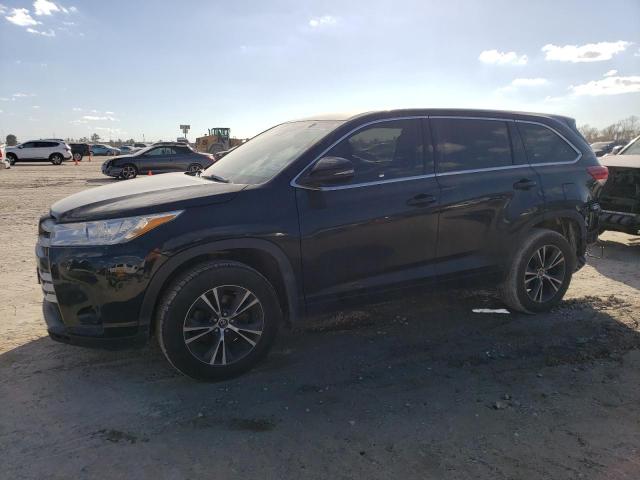 TOYOTA HIGHLANDER 2018 with VIN 5TDBZRFH0JS843792 - Photo from auction