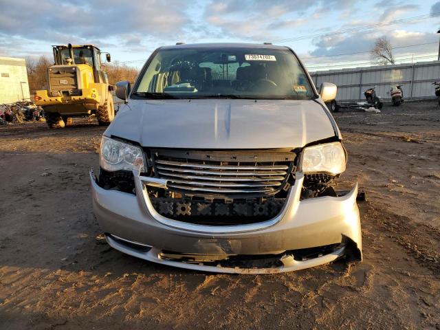 Photo 5 from auction – 2015 CHRYSLER TOWN & COU with VIN 2C4RC1BG5FR590094
