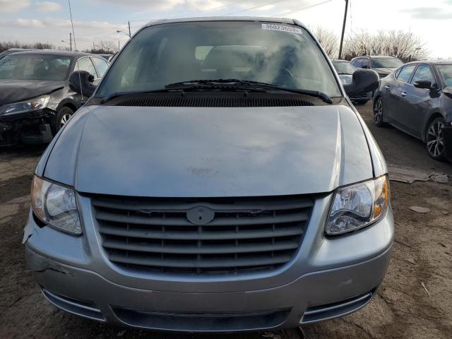 Photo 5 from auction – 2005 CHRYSLER TOWN & COU with VIN 1C4GP45R85B155027