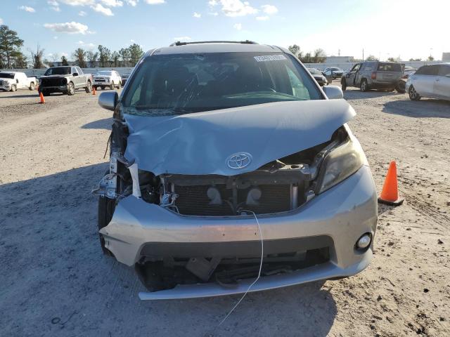 Photo 5 from auction – 2016 TOYOTA SIENNA SE with VIN 5TDXK3DC6GS706895