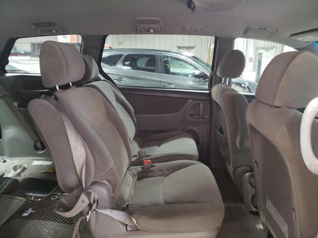 Photo 10 from auction – 2005 TOYOTA SIENNA CE with VIN 5TDZA23C95S300548