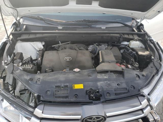 Photo 12 from auction – 2018 TOYOTA HIGHLANDER with VIN 5TDJZRFHXJS547397