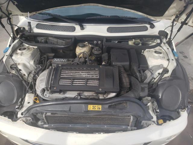 Photo 11 from auction – 2006 MINI COOPER S with VIN WMWRH33526TL93643