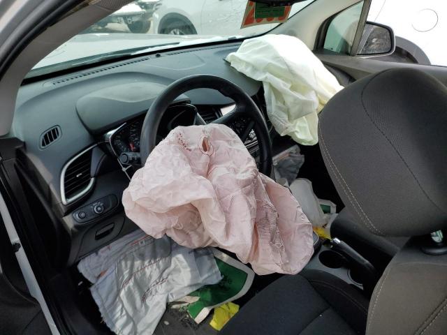 Photo 8 from auction – 2017 CHEVROLET TRAX LS with VIN 3GNCJNSB7HL272993