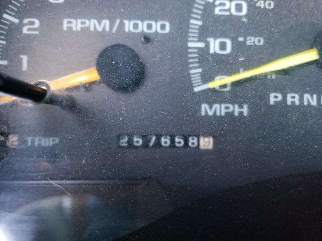 Photo 9 from auction – 1998 CHEVROLET SUBURBAN with VIN 3GNFK16R9WG107575