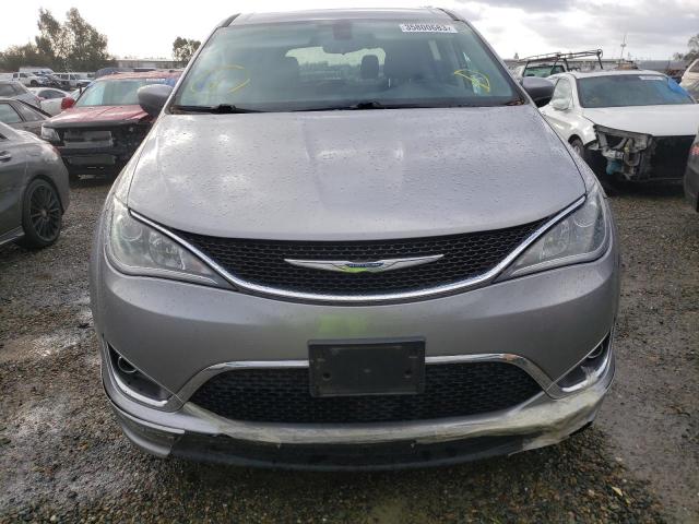 Photo 5 from auction – 2017 CHRYSLER PACIFICA T with VIN 2C4RC1BG5HR797099