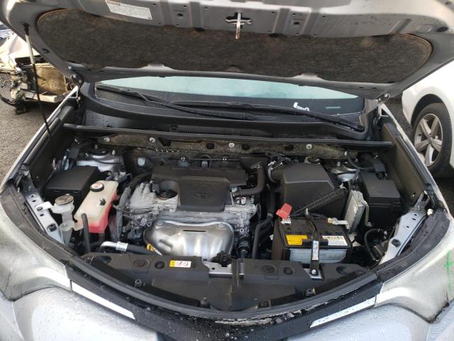 Photo 11 from auction – 2018 TOYOTA RAV4 LE with VIN JTMBFREV4JD248486