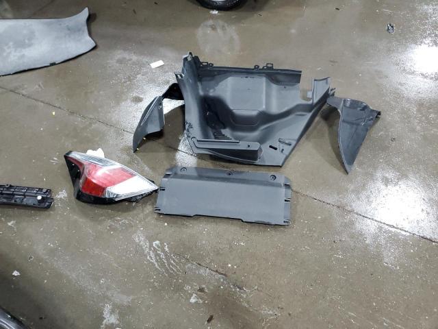 Photo 12 from auction – 2016 TOYOTA PRIUS C with VIN JTDKDTB35G1139387