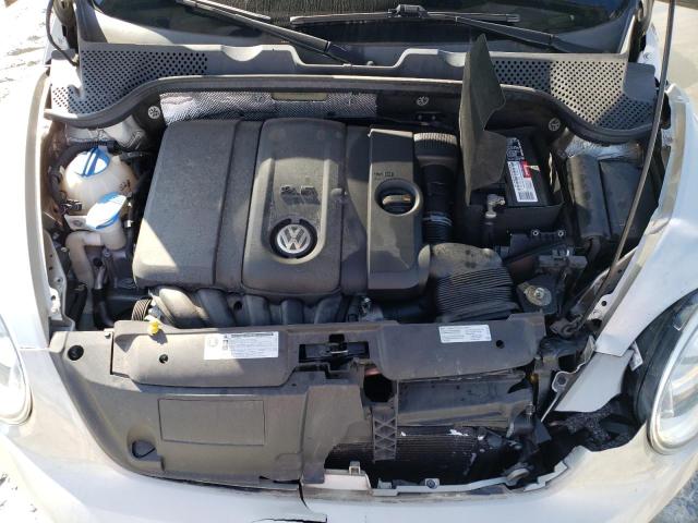 Photo 11 from auction – 2014 VOLKSWAGEN BEETLE with VIN 3VWJP7AT8EM610621