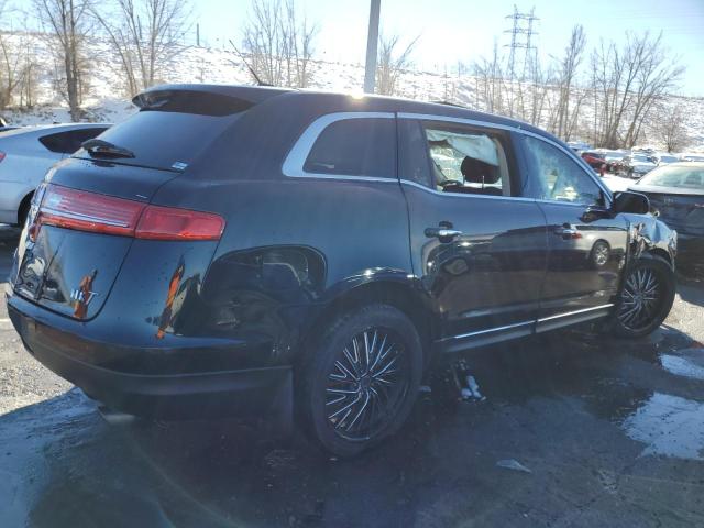 Photo 3 from auction – 2017 LINCOLN MKT with VIN 2LMHJ5AT7HBL00778