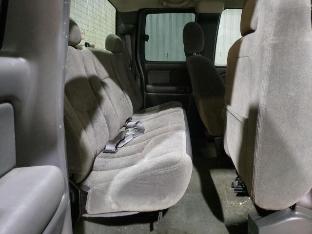 Photo 10 from auction – 2004 CHEVROLET SILVERADO with VIN 2GCEK19T941310967