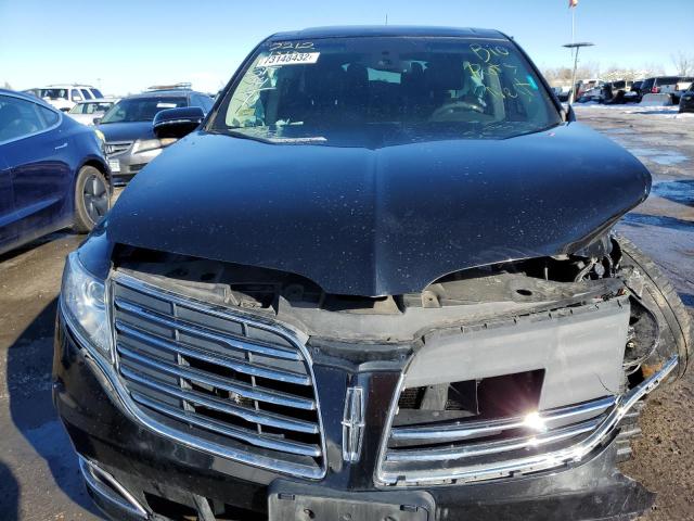 Photo 5 from auction – 2017 LINCOLN MKT with VIN 2LMHJ5AT7HBL00778