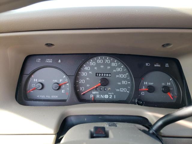 Photo 9 from auction – 2004 MERCURY GRAND MARQ with VIN 2MEFM74WX4X692229
