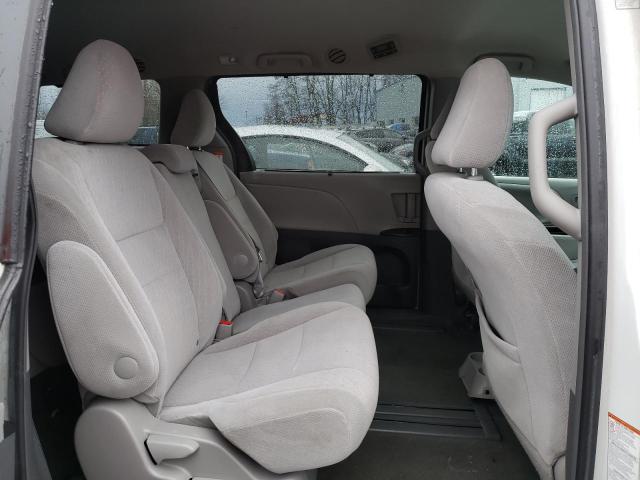 Photo 11 from auction – 2017 TOYOTA SIENNA LE with VIN 5TDKZ3DC4HS769565