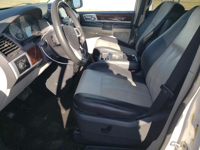 Photo 7 from auction – 2010 CHRYSLER TOWN & COU with VIN 2A4RR8DX6AR448702