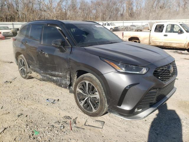 Photo 4 from auction – 2022 TOYOTA HIGHLANDER with VIN 5TDLZRAH0NS104326