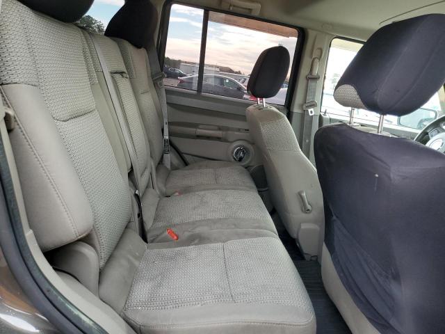 Photo 11 from auction – 2006 JEEP COMMANDER with VIN 1J8HG48K36C352128