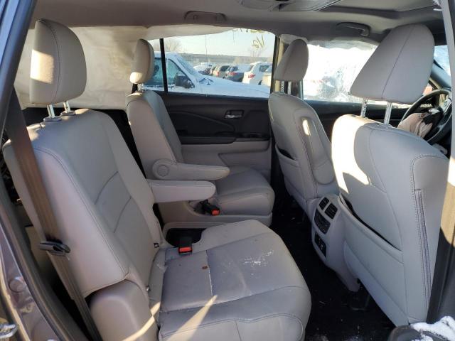 Photo 11 from auction – 2019 HONDA PILOT TOUR with VIN 5FNYF6H62KB093489