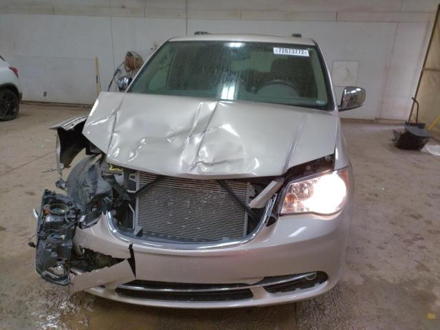 Photo 5 from auction – 2016 CHRYSLER TOWN & COU with VIN 2C4RC1CG1GR189710