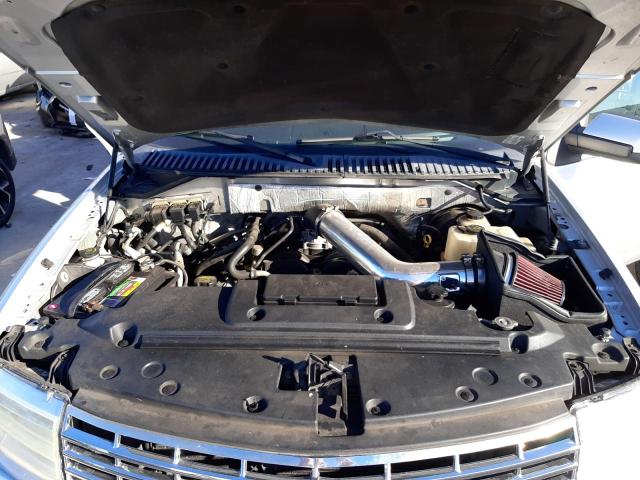 Photo 12 from auction – 2011 LINCOLN NAVIGATOR with VIN 5LMJJ2H50BEJ03978