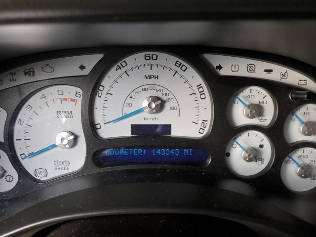 Photo 9 from auction – 2004 CHEVROLET SUBURBAN with VIN 3GNFK16Z24G206476